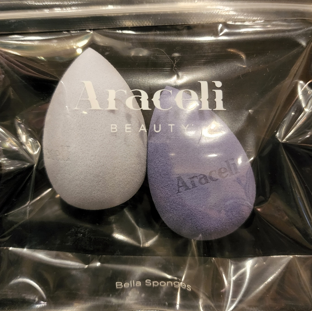 2 Araceli Beauty Sponges